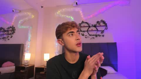 Justin online show from November 22, 2025, 11:53 am