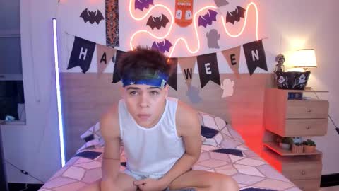 Justin online show from October 22, 2025, 1:33 pm