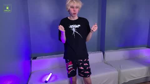 justTEEN online show from April 10, 2026, 10:31 am