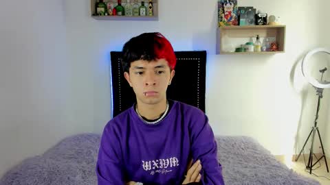 Justine online show from December 19, 2025, 2:02 pm
