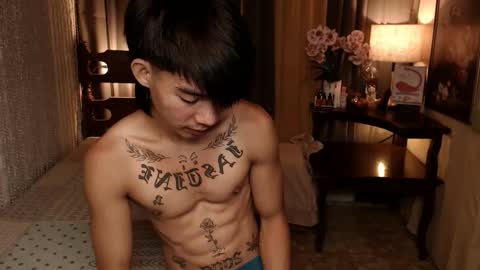 justine_hunk online show from January 3, 2025, 3:55 pm