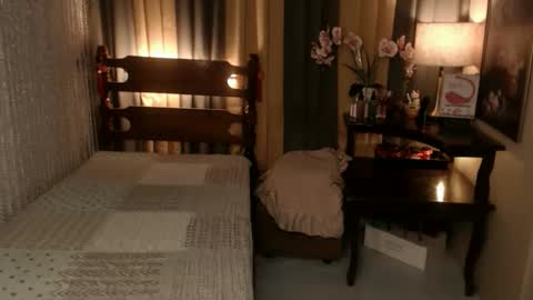 justine_hunk online show from March 18, 2026, 3:42 am