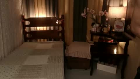 justine_hunk online show from April 2, 2026, 4:54 am