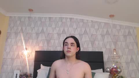 Justine online show from September 20, 2025, 4:02 am