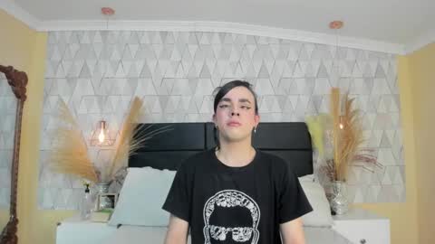 Justine online show from February 23, 2026, 4:10 am