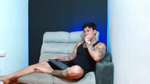 justinfuller_31 online show from June 12, 2026, 4:44 am