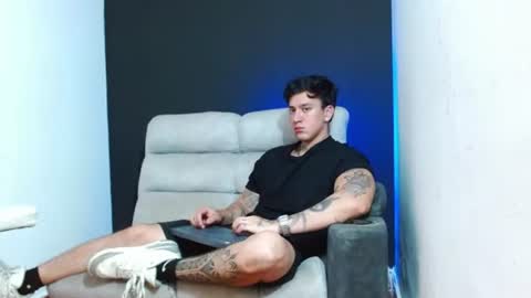 justinfuller_31 online show from June 24, 2026, 9:14 pm