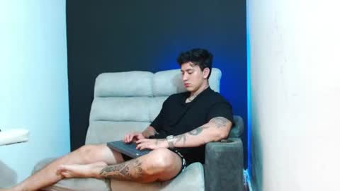 justinfuller_31 online show from June 26, 2026, 1:43 am