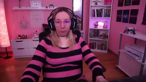 Snapshot of justkerryx chatting on December 4, 2024, 8:12 am Kerry online show from December 4, 2024, 8:12 am