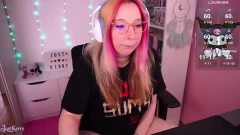 Snapshot of justkerryx chatting on November 7, 2025, 9:31 am Kerry online show from November 7, 2025, 9:31 am