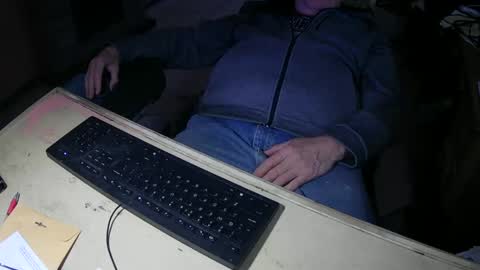 Justme39057 online show from October 3, 2025, 10:18 pm