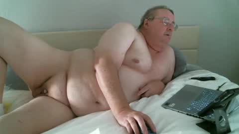 justmedm64 online show from March 3, 2025, 9:15 pm