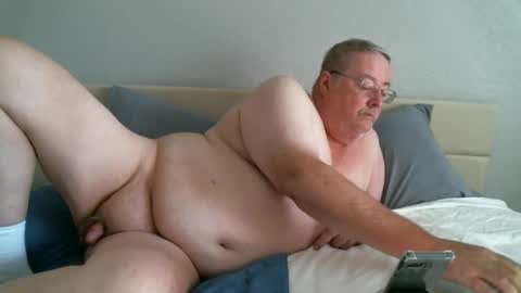 justmedm64 online show from September 29, 2025, 5:18 pm