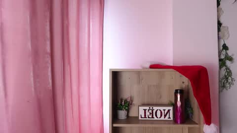 Snapshot of justnala_ chatting on December 19, 2025, 2:24 pm Nala online show from December 19, 2025, 2:24 pm