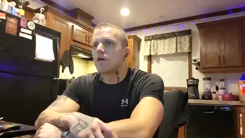 justus0624 online show from October 17, 2025, 1:42 am