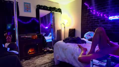 Eetantungfuk Mias online show from December 10, 2024, 9:55 am