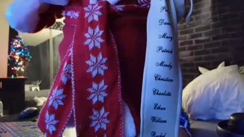 Eetantungfuk Mias online show from December 17, 2024, 8:45 am