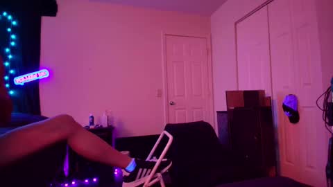 Eetantungfuk Mias online show from February 1, 2025, 7:15 am