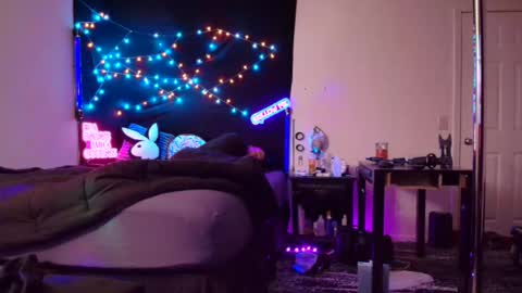 Eetantungfuk Mias online show from February 10, 2025, 11:57 am