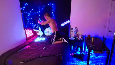 Eetantungfuk Mias online show from February 12, 2025, 8:40 pm