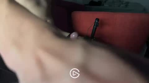 juuxxii online show from September 9, 2025, 7:13 pm