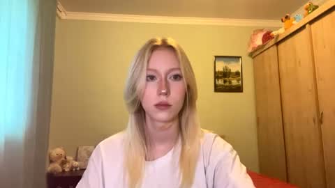 Snapshot of kacicasal chatting on June 12, 2026, 12:59 pm Mia 1st day here online show from June 12, 2026, 12:59 pm