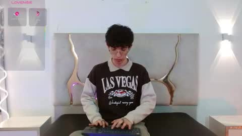 kai_tay1 online show from March 20, 2026, 11:37 am