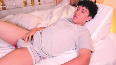 Snapshot of kai_zarek chatting on October 20, 2025, 11:21 am Kai online show from October 20, 2025, 11:21 am