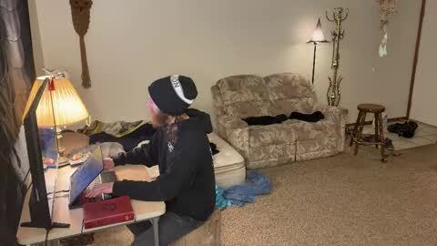 Kaiku77 online show from February 1, 2026, 6:28 pm