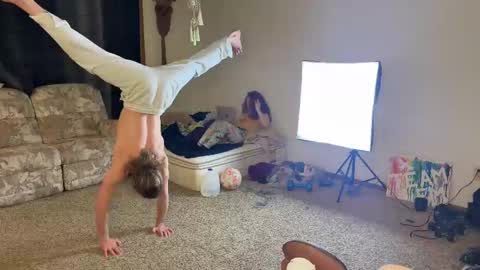 Kaiku77 online show from February 20, 2026, 11:27 pm