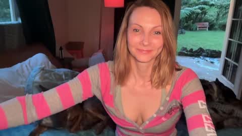 Kailee Smile online show from March 4, 2026, 4:29 am