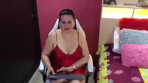 Snapshot of kaily_jonness chatting on October 15, 2025, 10:43 pm kaily jonness online show from October 15, 2025, 10:43 pm