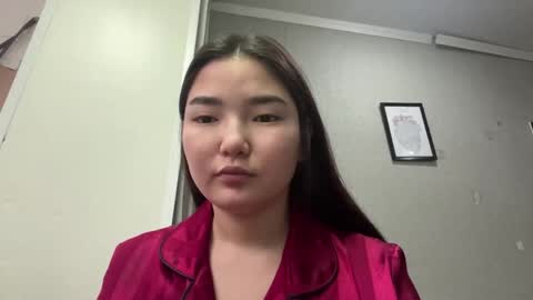 Sakura online show from April 17, 2026, 1:14 pm