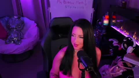 Snapshot of kalaseraphina chatting on January 29, 2025, 5:19 am MikaelaSeraphina online show from January 29, 2025, 5:19 am