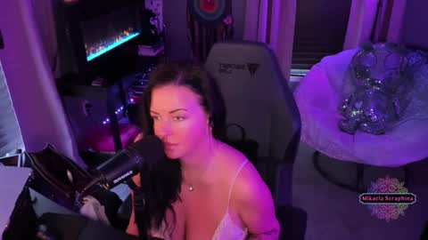 Snapshot of kalaseraphina chatting on March 2, 2025, 6:19 pm MikaelaSeraphina online show from March 2, 2025, 6:19 pm