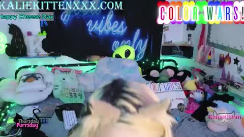 Snapshot of kaliekitten chatting on June 4, 2026, 11:33 pm KalieKitten online show from June 4, 2026, 11:33 pm