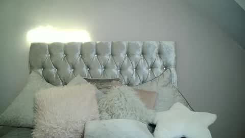 Snapshot of kallisi chatting on December 4, 2024, 7:45 pm Kallisi online show from December 4, 2024, 7:45 pm