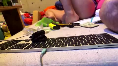 Snapshot of kamikazeozzy_juicylucee chatting on February 9, 2026, 9:13 am kamikazeozzy_juicylucee online show from February 9, 2026, 9:13 am