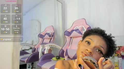 Snapshot of kamila_arias chatting on December 5, 2024, 10:23 pm online show from December 5, 2024, 10:23 pm