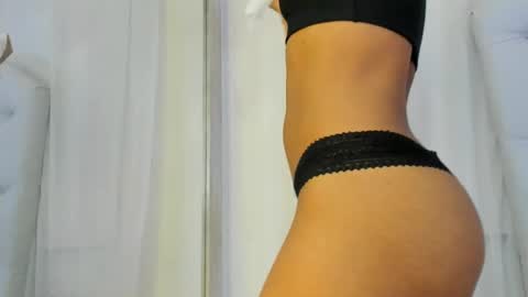 Snapshot of kamila_arias chatting on February 24, 2025, 12:16 pm online show from February 24, 2025, 12:16 pm