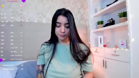 Kamila Betancourt online show from March 11, 2026, 1:17 pm