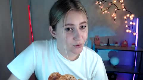 kamilla_love_ online show from June 11, 2026, 12:58 pm