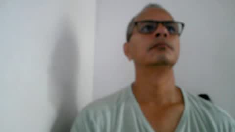 Snapshot of kamilo69_ chatting on June 23, 2026, 12:58 pm Kamilo online show from June 23, 2026, 12:58 pm