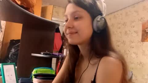 Mari  Simmons online show from September 29, 2025, 5:23 am