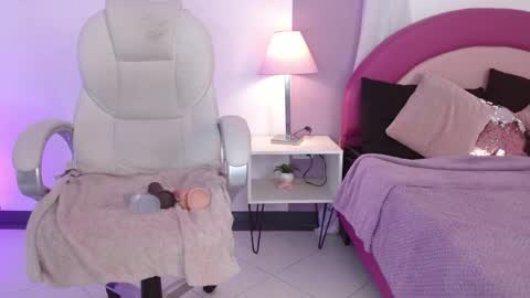 kaoryy_1 online show from May 27, 2026, 11:18 am