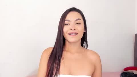 Snapshot of karely_laurent chatting on July 17, 2026, 8:57 pm karely_laurent online show from July 17, 2026, 8:57 pm
