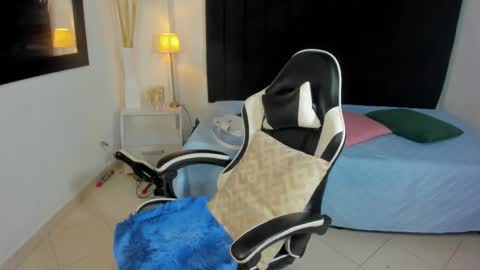 karen_adamss online show from February 10, 2026, 2:59 am