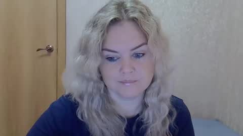 karennelsonx online show from September 25, 2025, 8:29 am