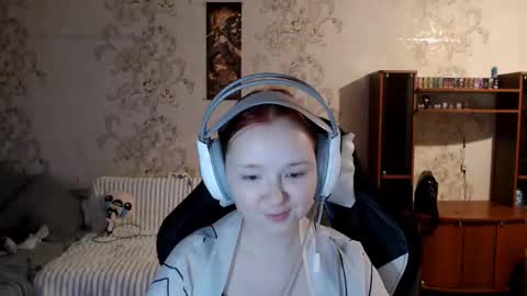 Snapshot of karicynthia chatting on September 14, 2025, 3:11 pm Lisa Backler online show from September 14, 2025, 3:11 pm