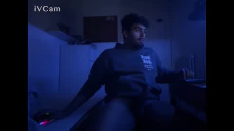 karim03larbi online show from November 12, 2025, 3:23 pm